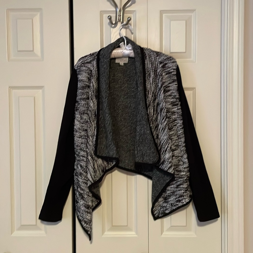 Olive and Oak long sleeve cardigan size M